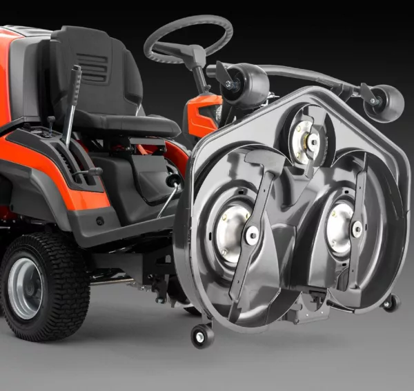 Tondeuse frontale professionnelle à quatre roues Husqvarna RC 320Ts AWD - appareil de base sans plateau de coupe - modèle 2025-Neuf – Image 5