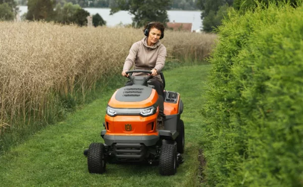 Tracteur tondeuse Husqvarna TS 215T - modèle 2025-Neuf – Image 12